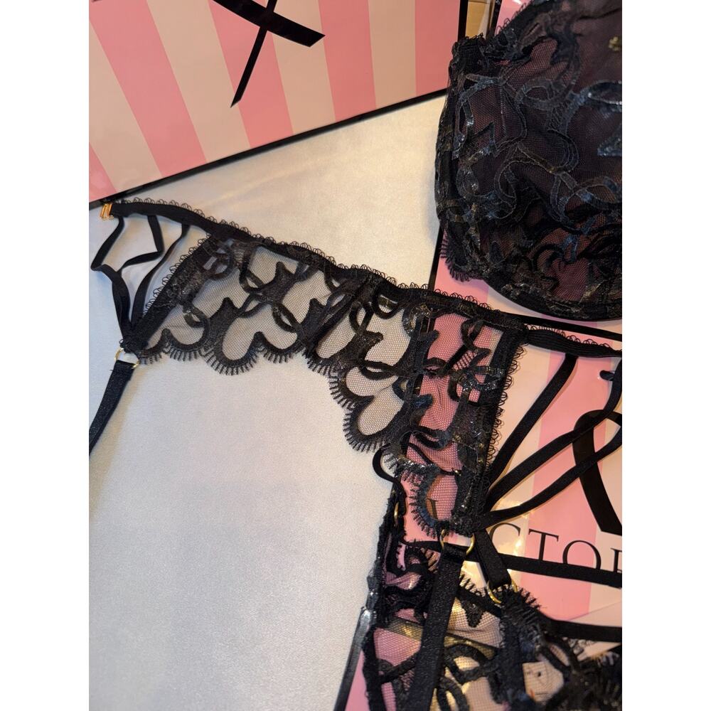 Victorias Secret Bra Very Sexy 34DD Garter Belt Medium Panty Heart Print - Picture 5 of 9